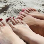 feet, girl, nail varnish-492549.jpg